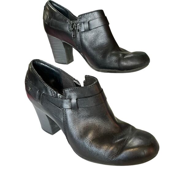 Clarks “Bendables” Soft Buttery Leather Zip Ankle Booties 8 - Picture 1 of 6